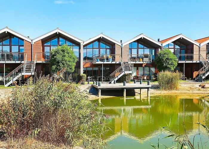 6 Person In Bogense-by Traum